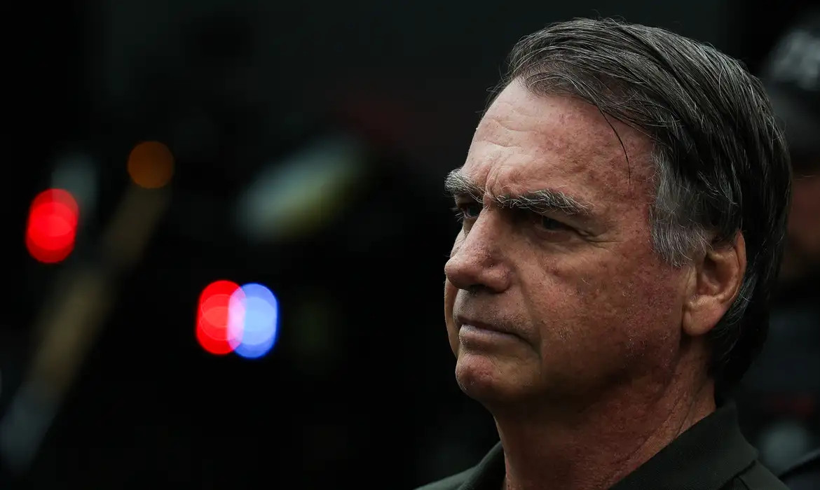 Laudo da PF descarta necessidade de hospitalização para Bolsonaro
