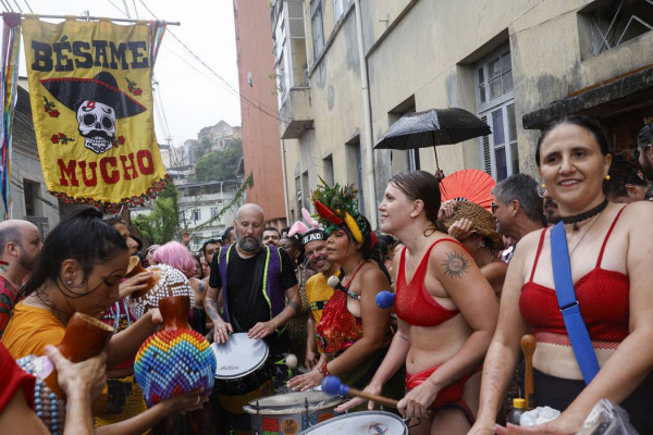 Besa Me Mucho leva música latina às ladeiras do Morro da Providência