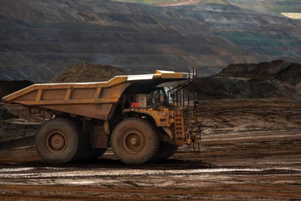 Após vazamento, Justiça paralisa atividades da Vale em complexo de MG