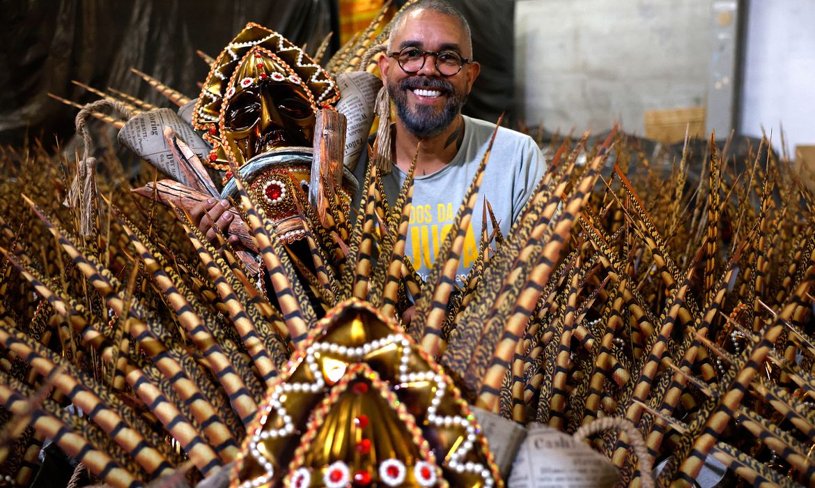 Jornada de Carolina Maria de Jesus será contada pela Unidos da Tijuca 