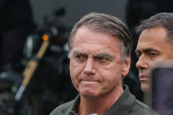 STM dá dez dias para Bolsonaro entregar defesa contra perda de patente