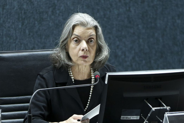 Cármen Lúcia apresenta regras para atuação de juízes nas eleições 