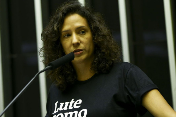 Justiça do Rio condena assassinos de Marielle Franco a indenizar viúva