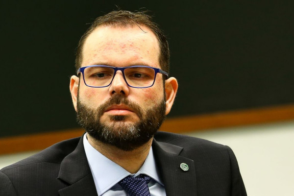 Relator no TSE vota contra cassação do senador Jorge Seif