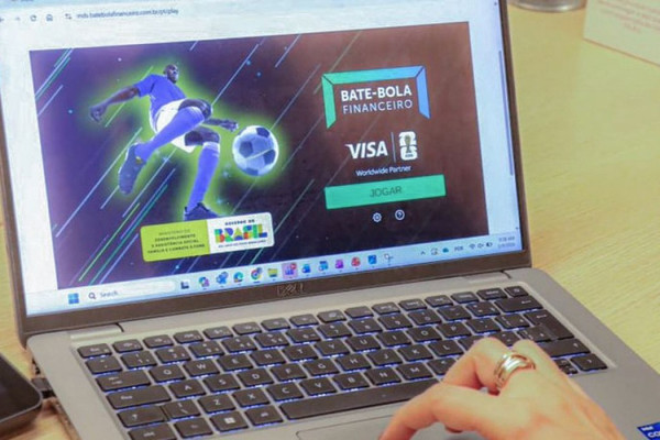 Ferramenta promove educação financeira a famílias no CadÚnico