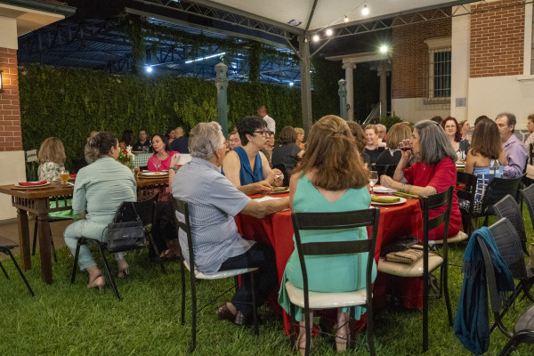 O Cena Musical &eacute; um tradicional evento dedicado &agrave; m&uacute;sica e &agrave; gastronomia italiana, com apresenta&ccedil;&atilde;o do DJ Caio e degusta&ccedil;&atilde;o de pizza