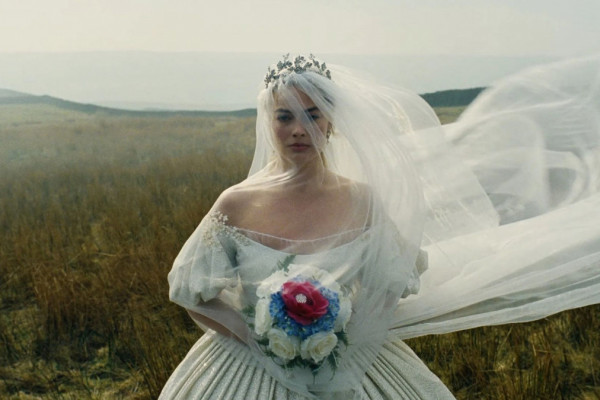 Catherine Earnshaw (Margot Robbie) na nova adaptação de 
O Morro dos Ventos Uivantes