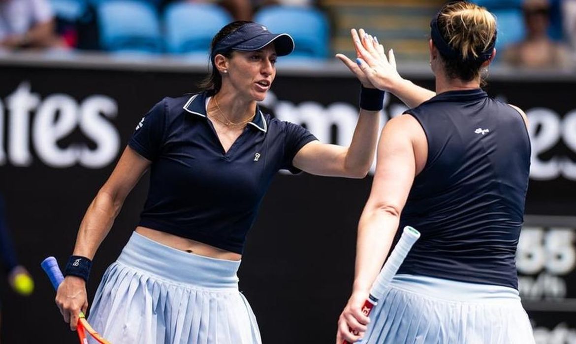 Dupla de Stefani vence 2º jogo e vai às quartas do WTA 1000 de Doha