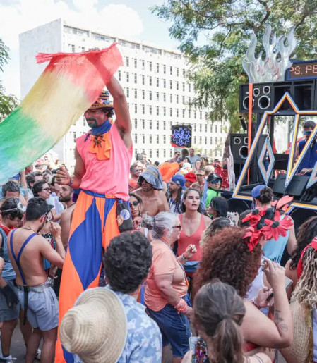 Bloco Aparelhinho celebra 15 anos de carnaval em Brasília
