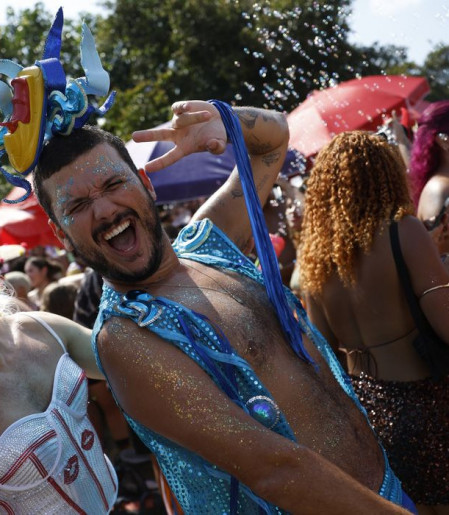 Bloco celebra diversidade e carnaval sem assédio no Rio de Janeiro