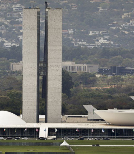 Lula sanciona, com vetos, reajuste salarial para cargos do Legislativo