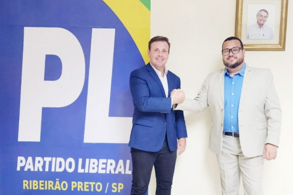Isaac Antunes (à esq.) e Lincoln Fernandes, ambos do PL:  amizade abalada e denúncias na Câmara e no MP