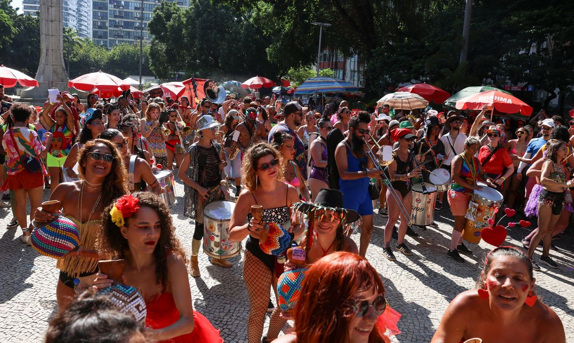Rio registra cinco atendimentos por hora devido ao calor no carnaval