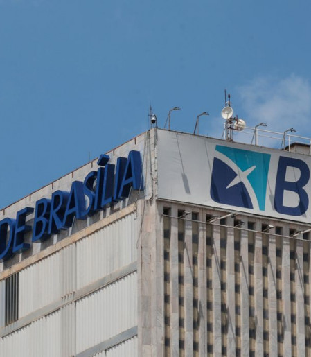 Governo do DF propõe dar imóveis como garantia para capitalizar BRB