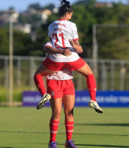 TV Brasil exibe futebol feminino entre Flamengo e Red Bull Bragantino