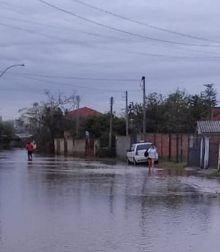 Chuvas fortes causam estragos no noroeste do Rio Grande do Sul 