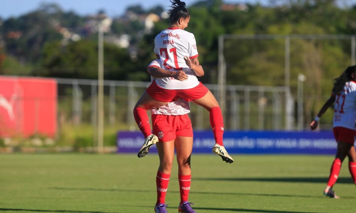 TV Brasil exibe futebol feminino entre Flamengo e Red Bull Bragantino
