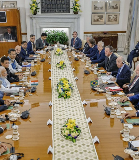 Brasil e Índia fazem parceria para produção de medicamentos