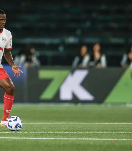 Jogador do Bragantino pede desculpas após fala machista contra árbitra