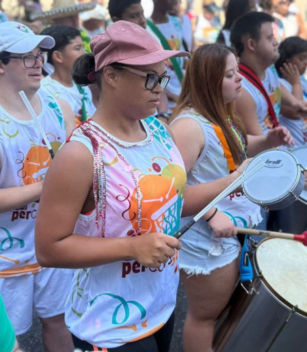 Bloco Percussomos do Amor ressalta inclusão no carnaval de Niterói