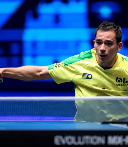 Hugo Calderano estreia com vitórias no Grand Smash de Singapura