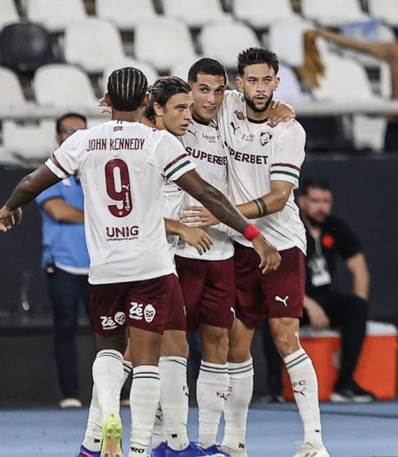 Flu derrota Vasco e sai em vantagem por vaga na final do Carioca