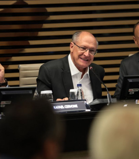 Alckmin diz que redução da jornada de trabalho é tendência mundial