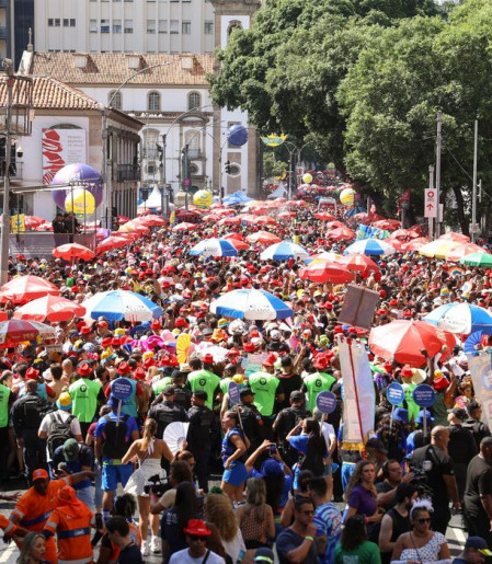Carnaval teve menos furtos e roubos de celulares, diz governo do Rio