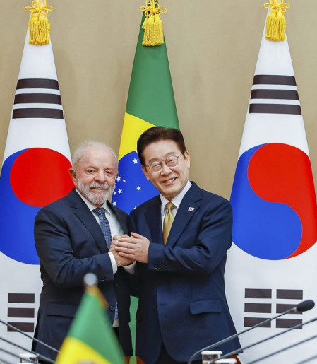 Lula diz que vale "qualquer sacrifício" para prender magnatas do crime