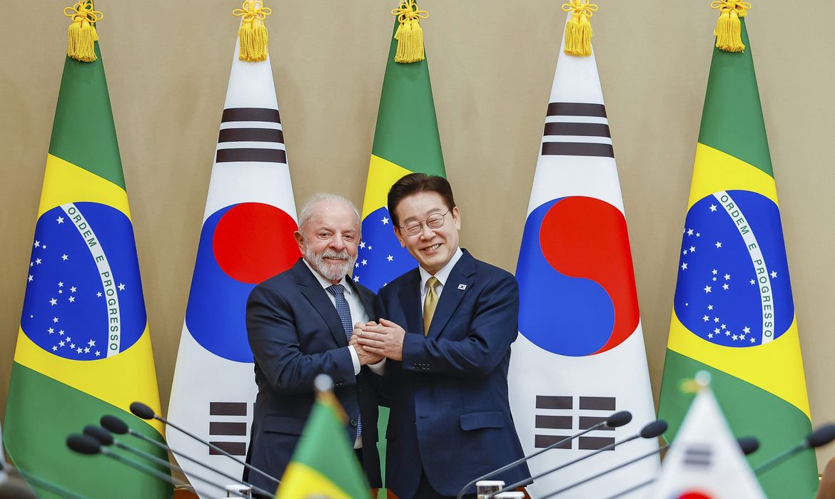 Lula diz que vale "qualquer sacrifício" para prender magnatas do crime