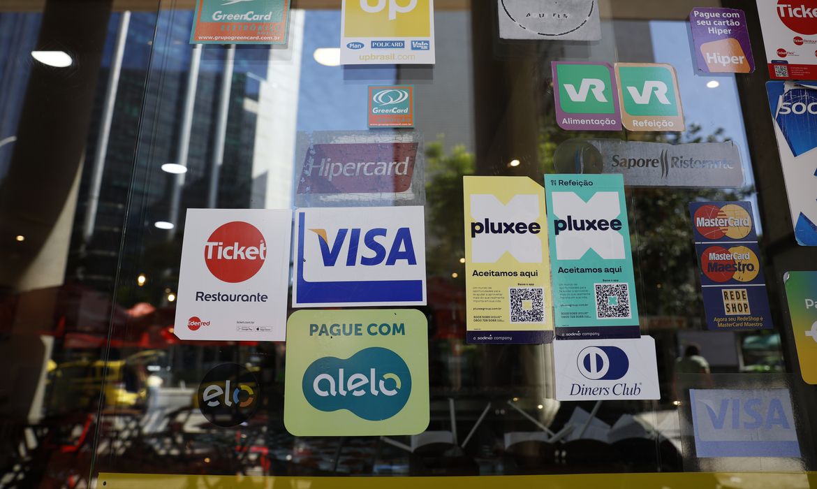 Justiça de SP mantém novas regras do vale-alimentação, informa AGU 