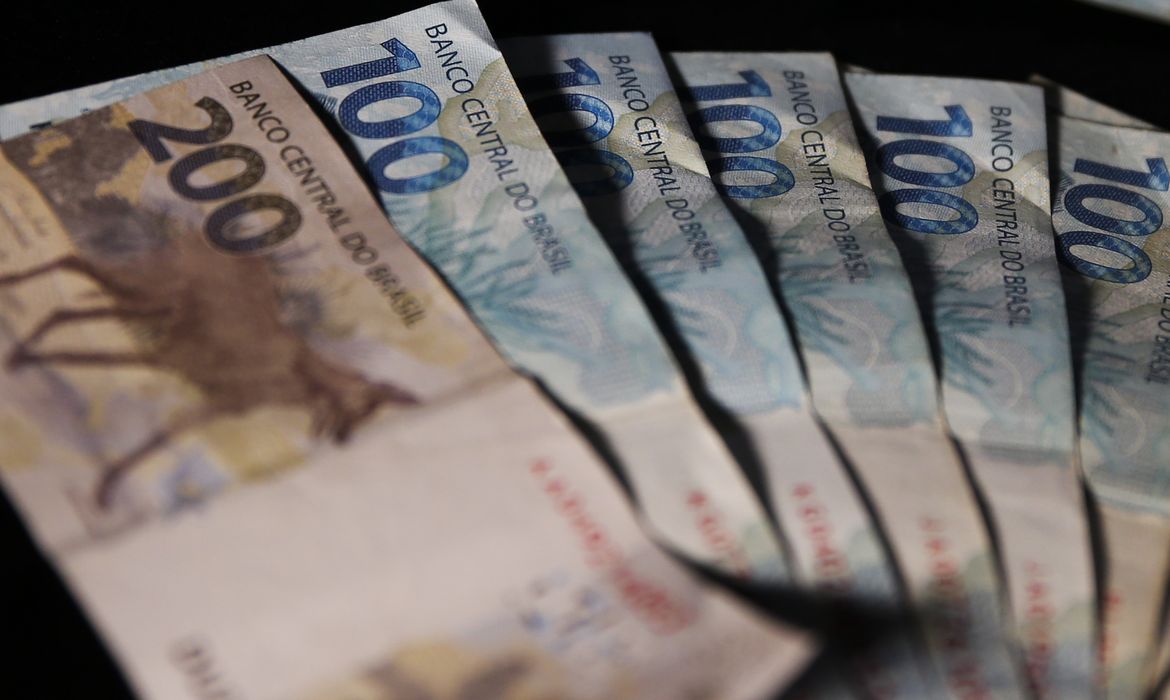 Arrecadação federal bate recorde e soma R$ 325,7 bilhões em janeiro