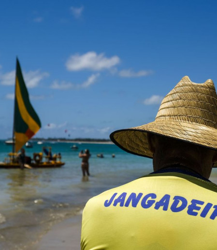 Senado aprova regras para empresas que prestam serviços a turistas