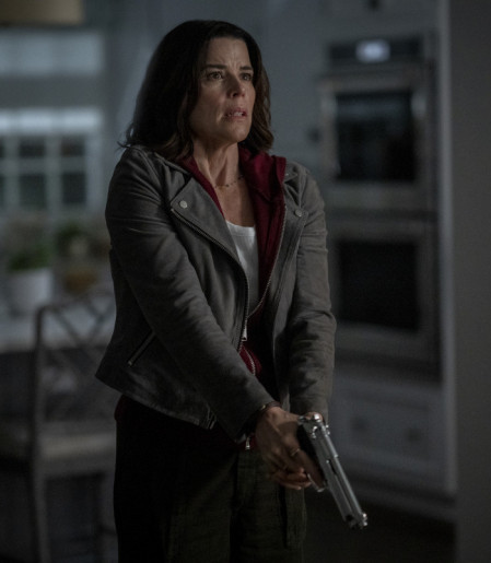 Sidney Prescott (Neve Campbell) volta a enfrentar Ghostface em Pânico 7, agora determinada a proteger a filha e encerrar de vez o ciclo de terror que marcou sua vida