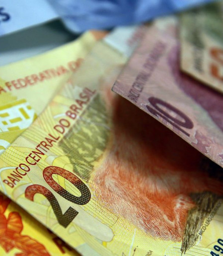 Dívida Pública fica praticamente estável, mas supera R$ 8,6 trilhões
