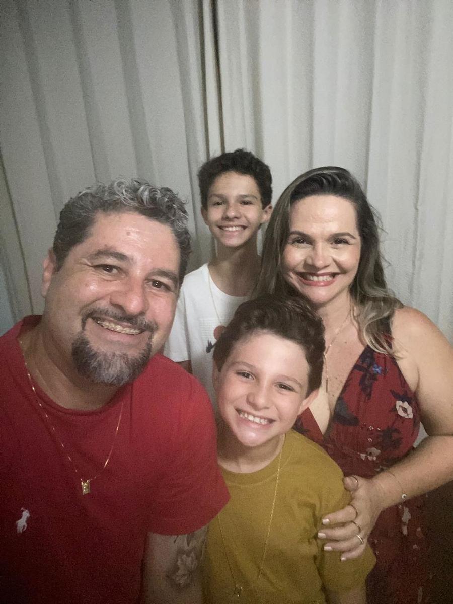 Leandro Marinho, Karina Scarpini Marinho, Benício Scarpini Marinho e Diogo Scarpini Marinho