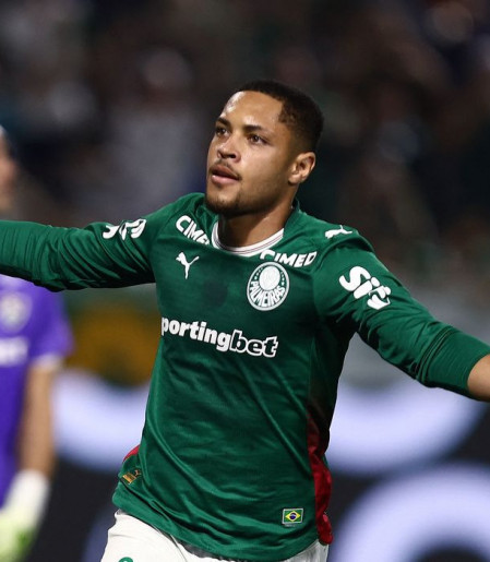 Palmeiras derrota Fluminense e mantém liderança do Brasileiro