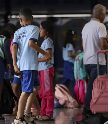 Um em cada quatro alunos da rede pública estuda em tempo integral