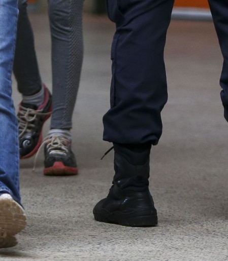 Alunos de escola no DF são punidos com flexão e PMs são afastados