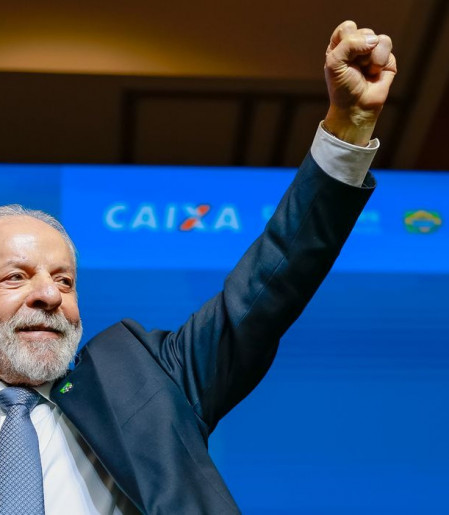 Lula critica Zema por não usar R$ 3,5 bi em obras de prevenção à chuva