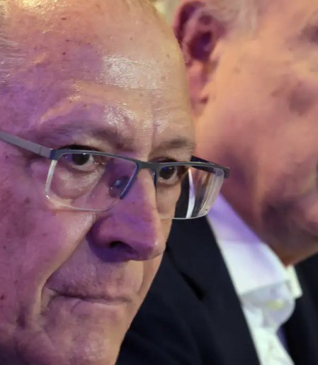 Governo prepara plano para socorrer setores afetados por tarifaço