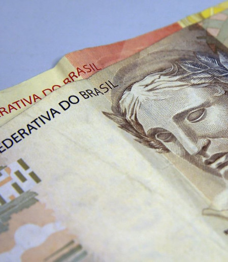 Receita paga lote da malha fina do Imposto de Renda de fevereiro