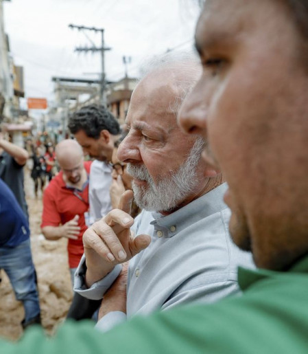 Perdas materiais serão recuperadas, diz Lula em visita a Minas Gerais