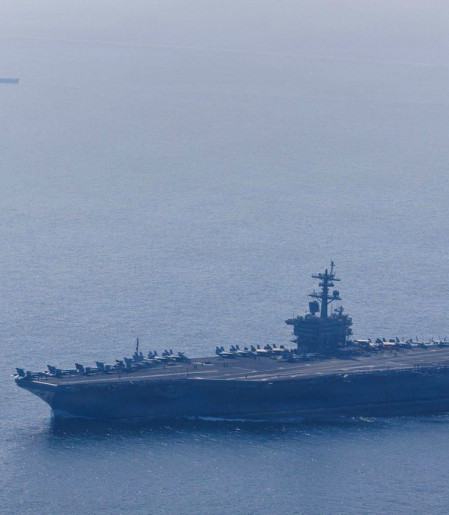 EUA nega que mísseis do Irã atingiram porta-aviões Abraham Lincoln