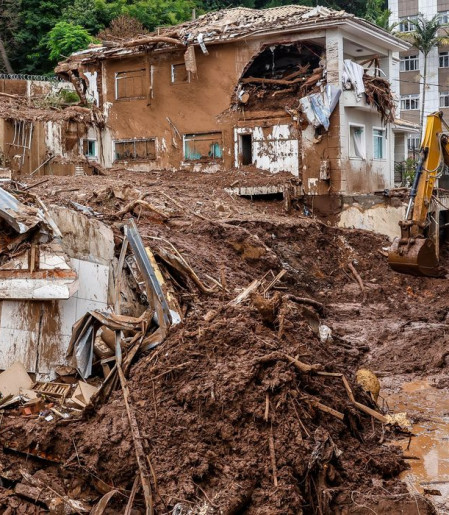 Sobe para 72 o número de mortos nas chuvas em Minas Gerais