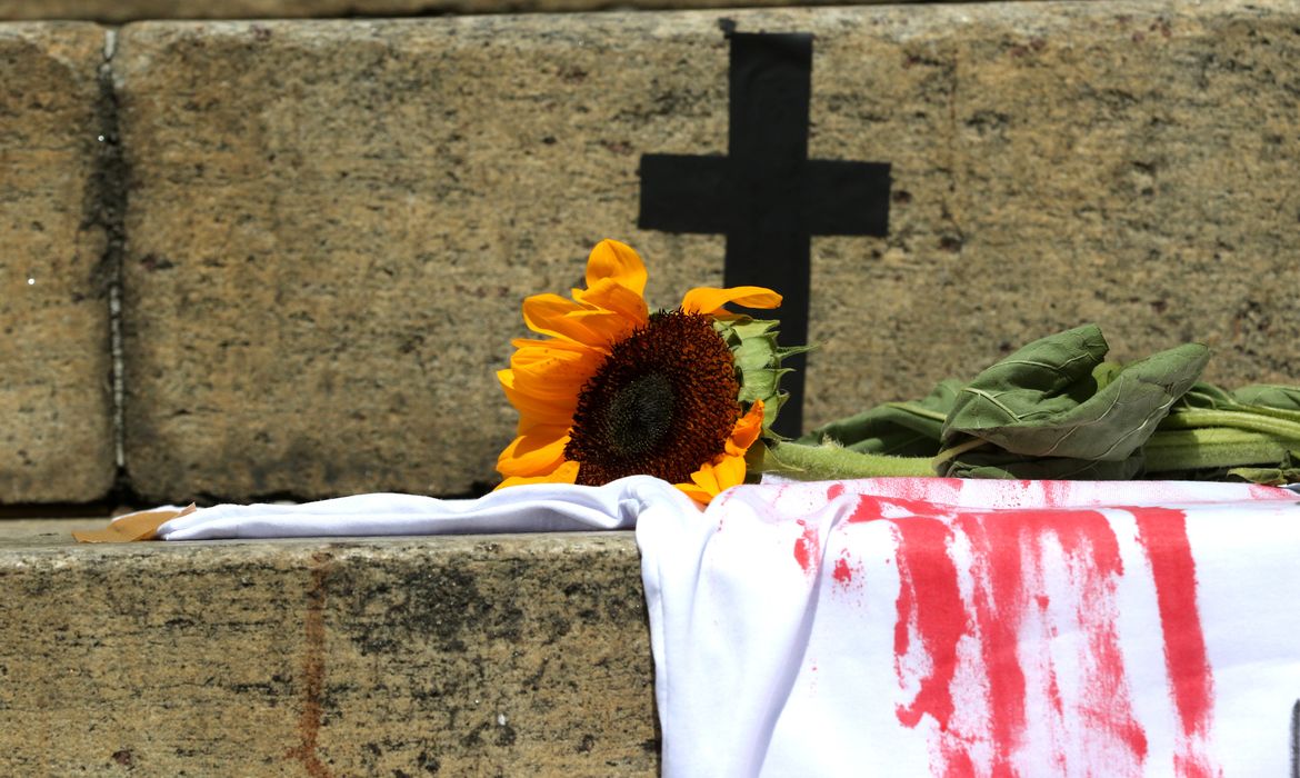 Número de vítimas de feminicídio supera em 38% registros oficiais