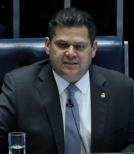 Alcolumbre mantém sessão da CPMI do INSS que quebrou sigilo de Lulinha