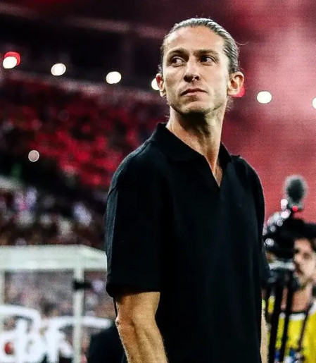 Flamengo demite técnico Filipe Luís após goleada sobre o Madureira