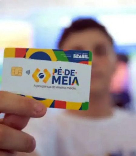 Pé-de-Meia paga incentivos a alunos nascidos em setembro e outubro