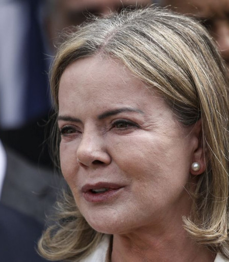 Gleisi confirma que deixa Secretaria de Relações Institucionais dia 31